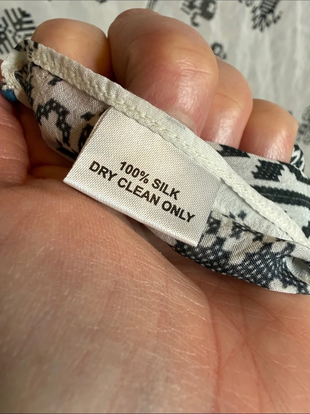Source Unknown White and Black Printed Lightweight Scarf Wrap or Swim Coverup